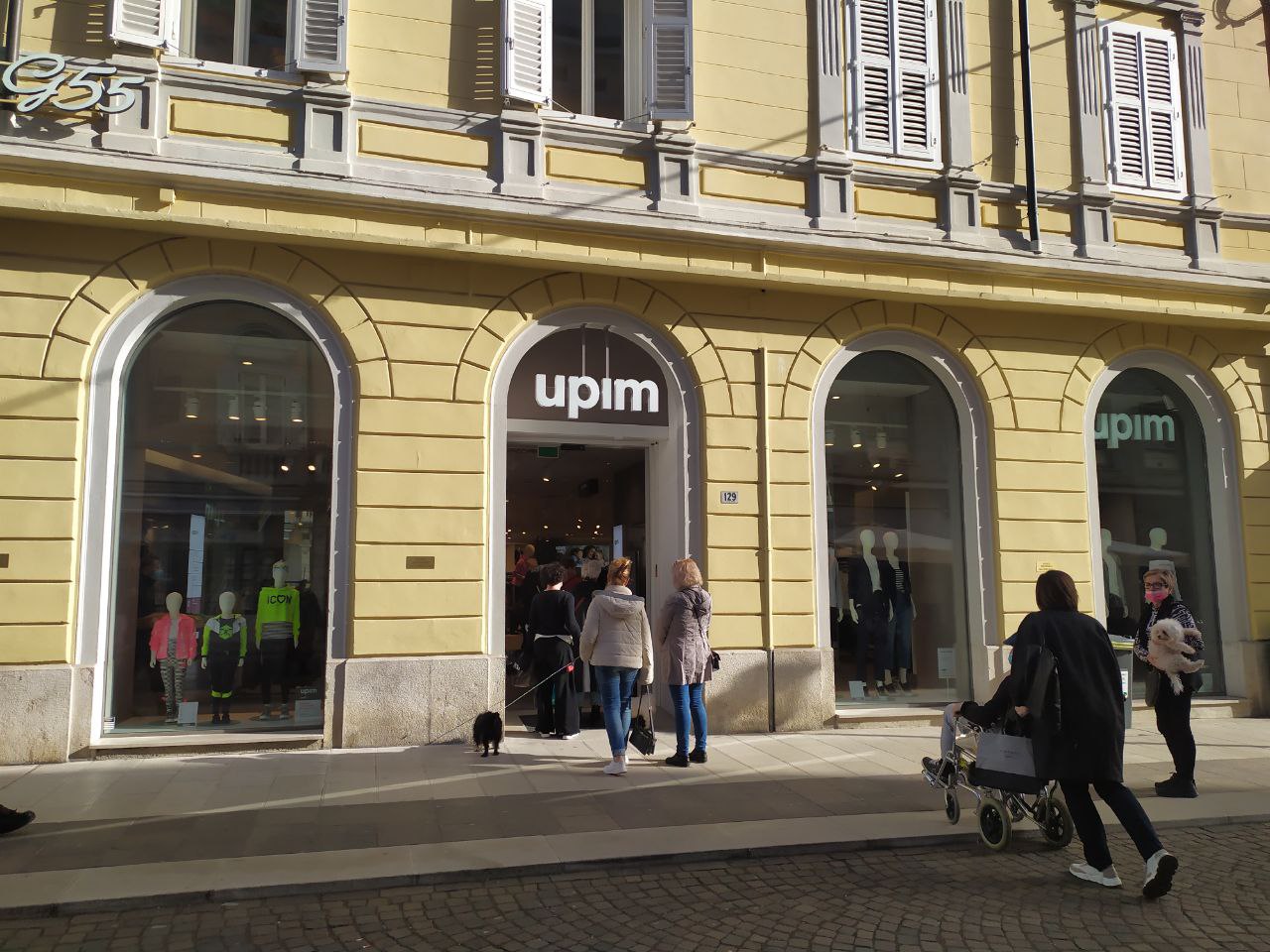 Copertina per Primo giorno di apertura per Upim a Gorizia ma rimangono i dubbi sul futuro di Ovs